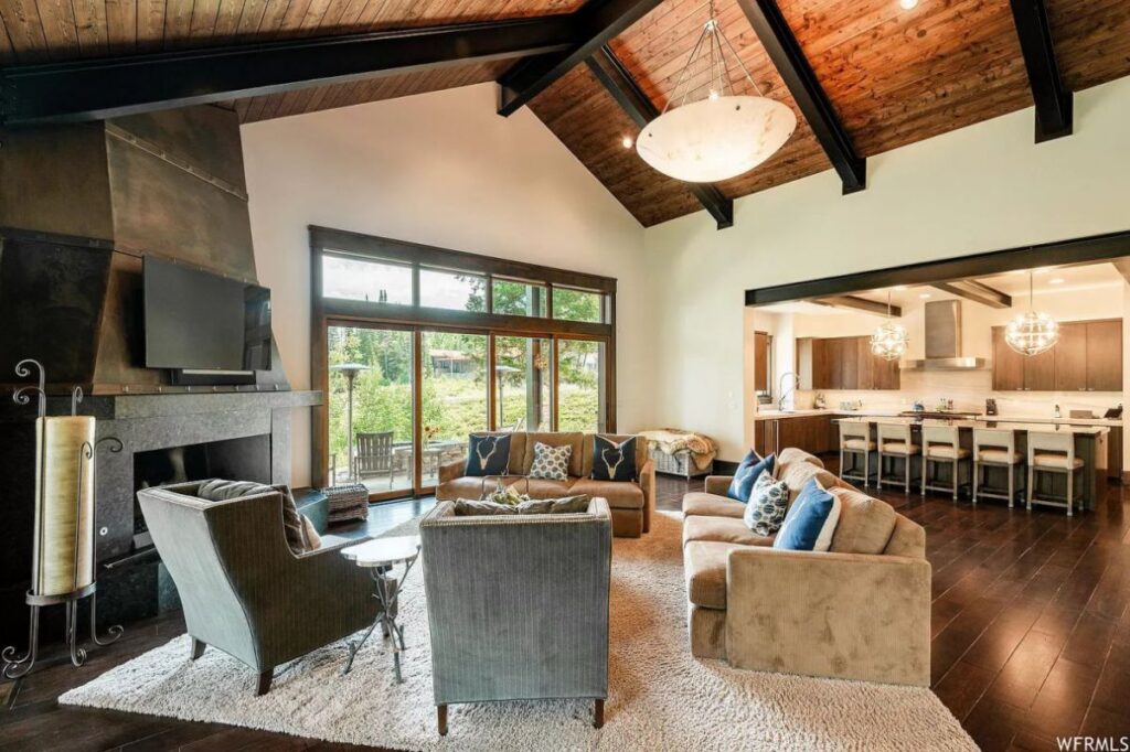 A Lovely Mountain Contemporary House in Utah for Sale