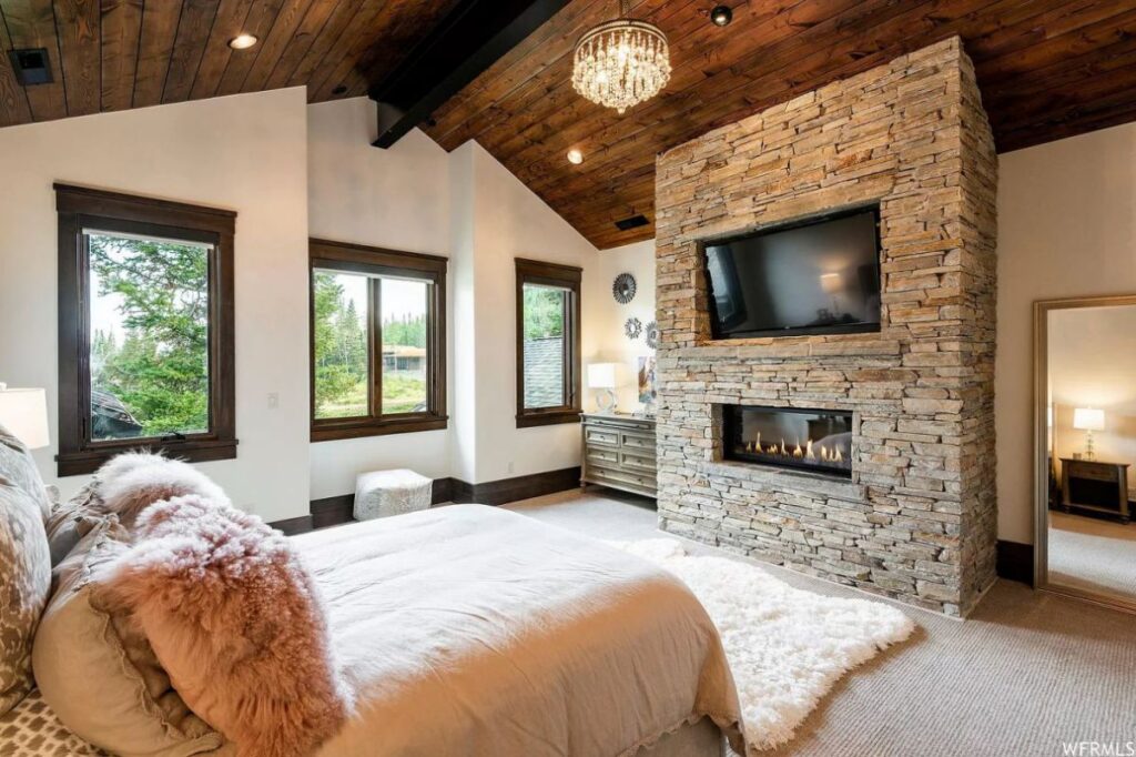 A Lovely Mountain Contemporary House in Utah for Sale