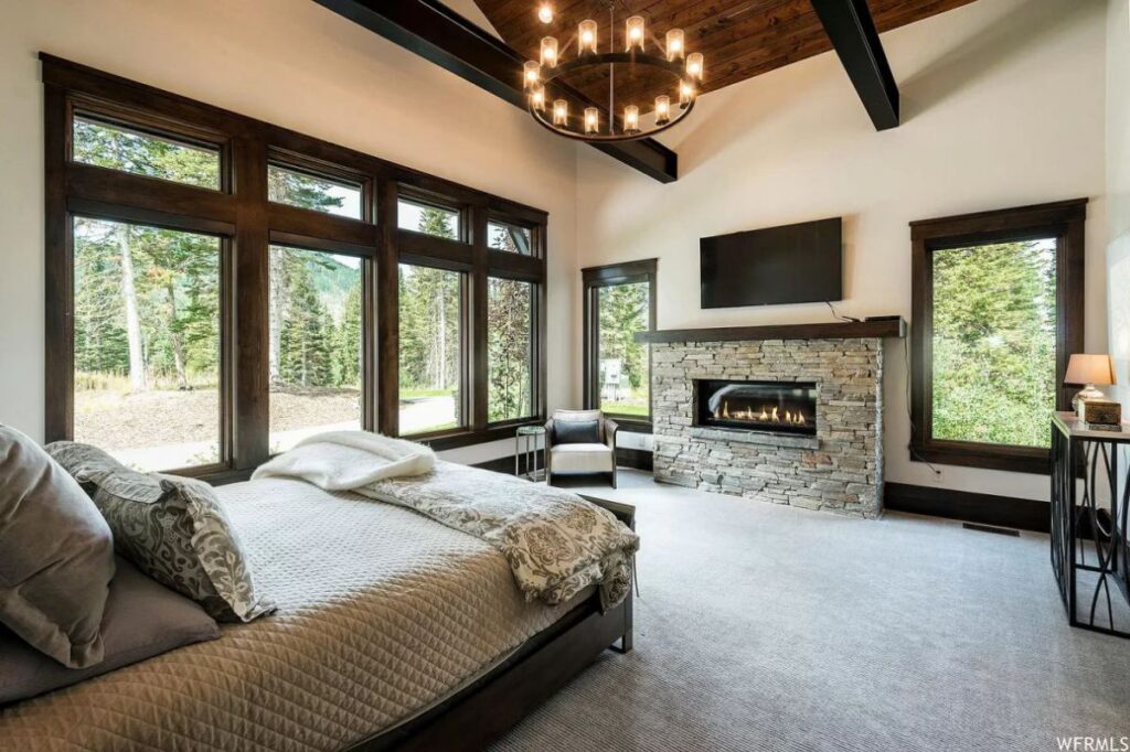 A Lovely Mountain Contemporary House in Utah for Sale