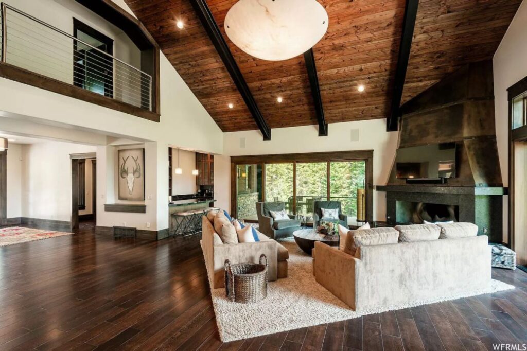 A Lovely Mountain Contemporary House in Utah for Sale