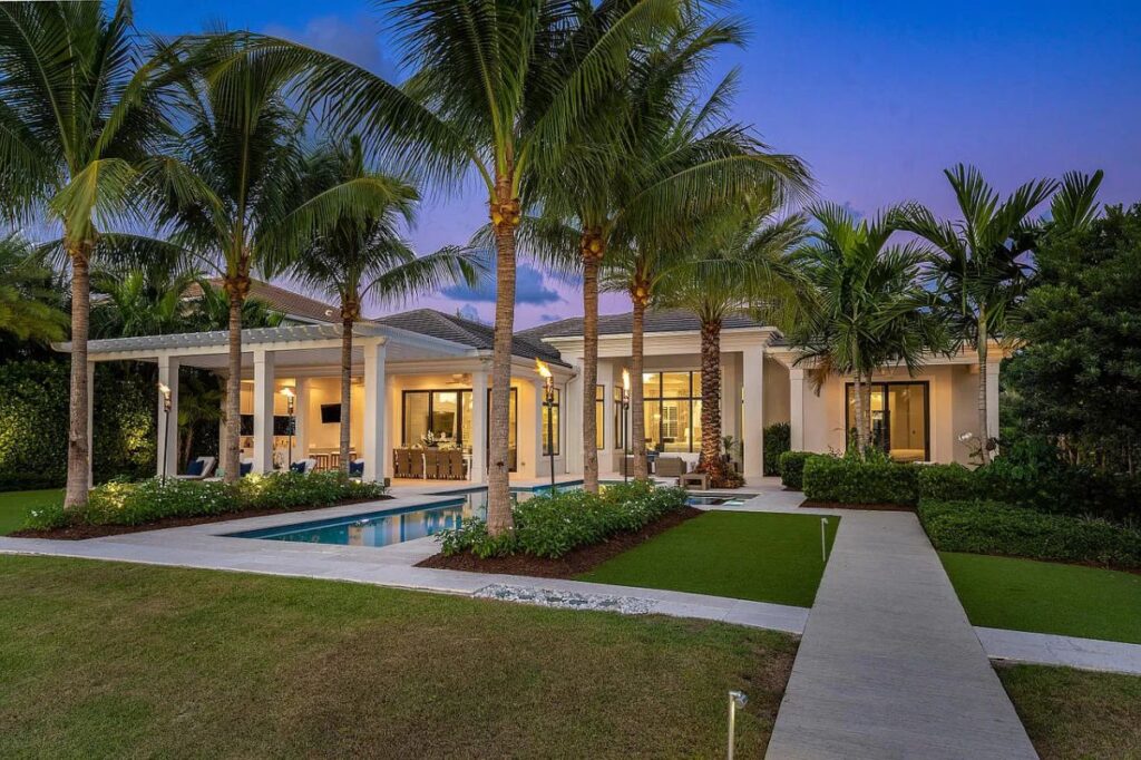 Gorgeous Waterfront Home in Palm Beach for Sale