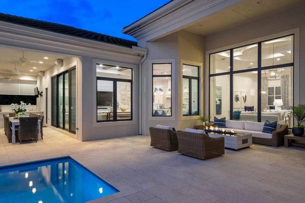 Gorgeous Waterfront Home in Palm Beach for Sale