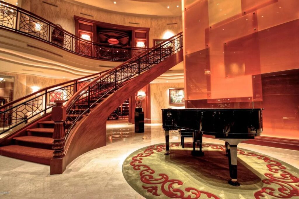 Paradise Valley Home for Sale Offers 25,000 SF of Luxury