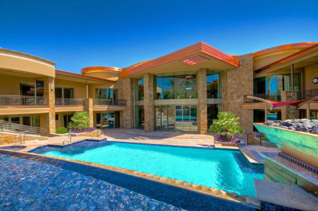 Paradise Valley Home for Sale Offers 25,000 SF of Luxury