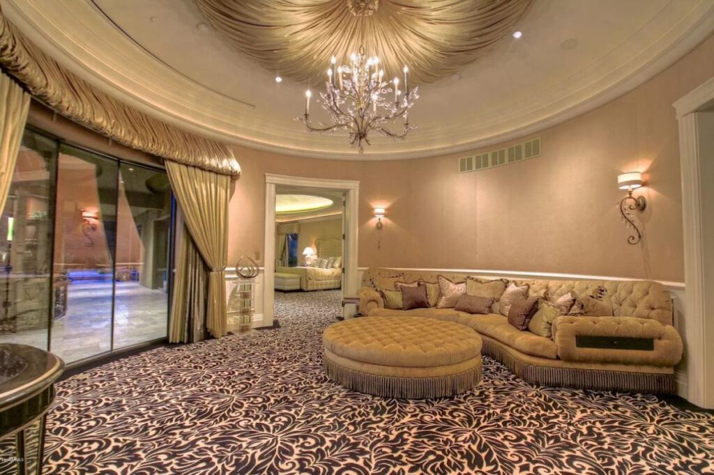 Paradise Valley Home for Sale Offers 25,000 SF of Luxury