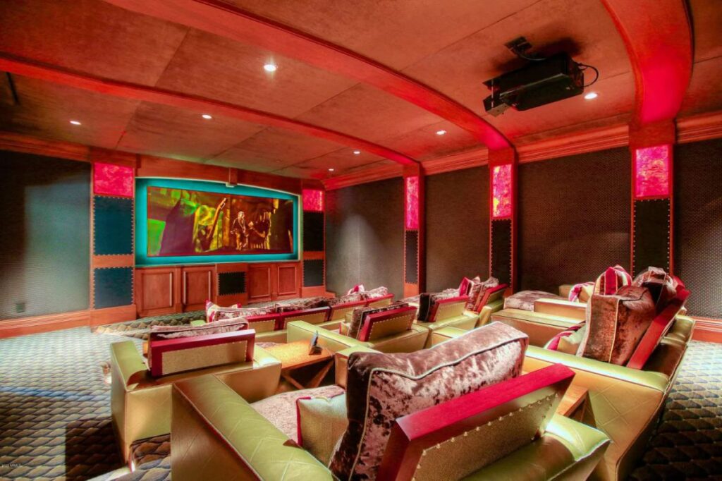 Paradise Valley Home for Sale Offers 25,000 SF of Luxury