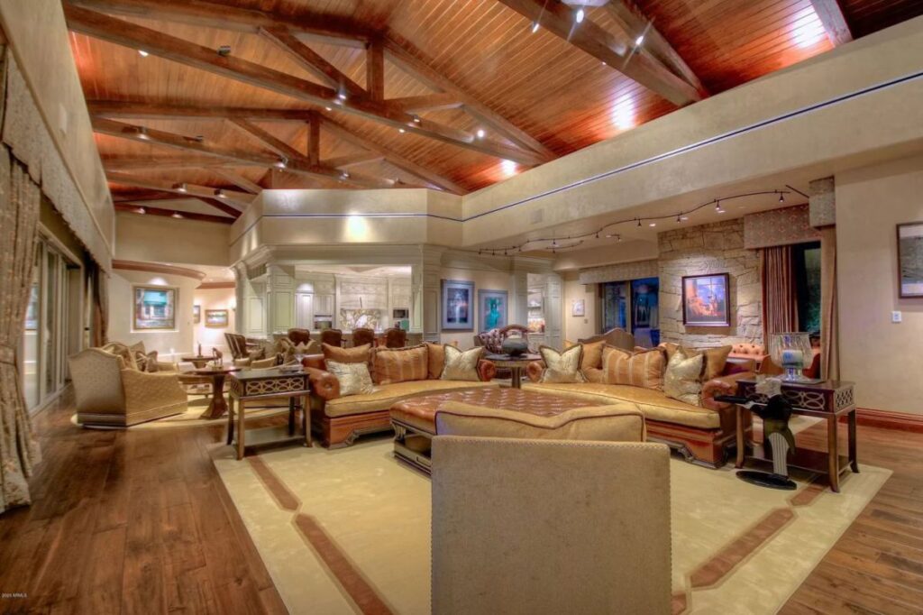 Paradise Valley Home for Sale Offers 25,000 SF of Luxury