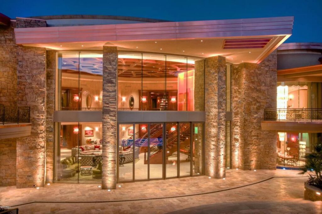 Paradise Valley Home for Sale Offers 25,000 SF of Luxury