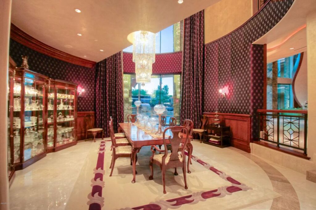 Paradise Valley Home for Sale Offers 25,000 SF of Luxury