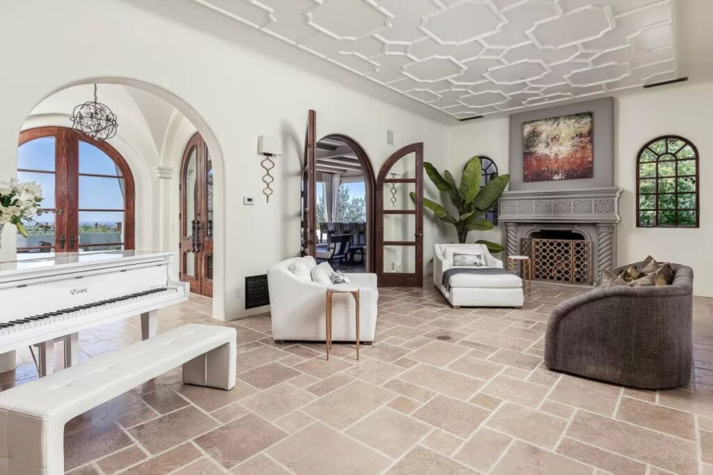 Scottsdale Home for Sale at $7,500,000 offers Mountain and City views
