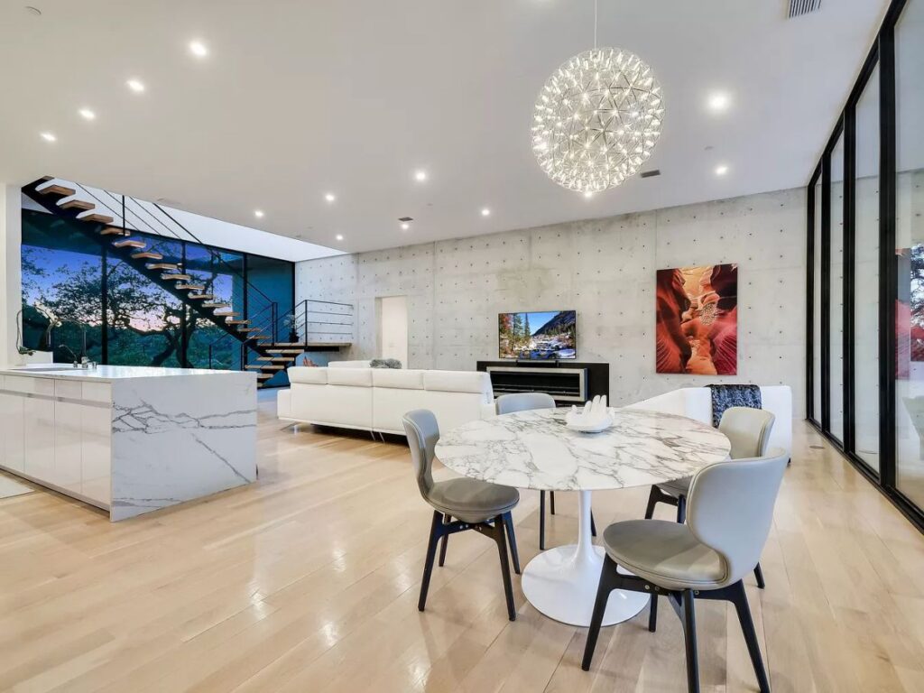 A Spectacular Architectural Home for Sale in Austin