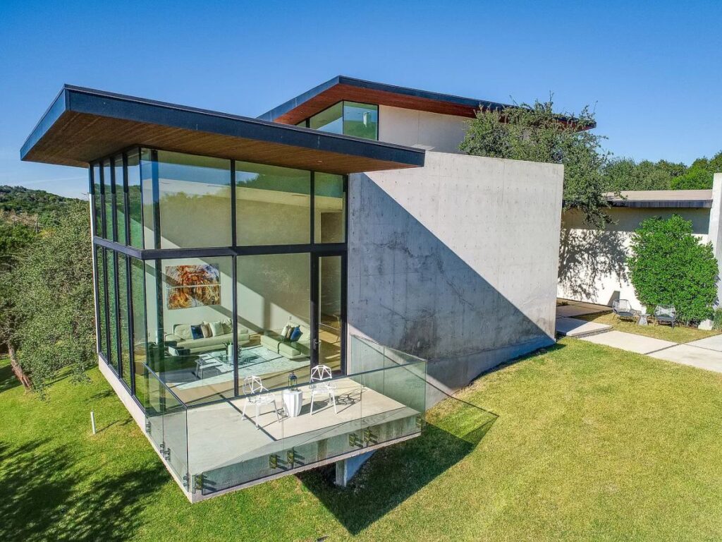 A Spectacular Architectural Home for Sale in Austin