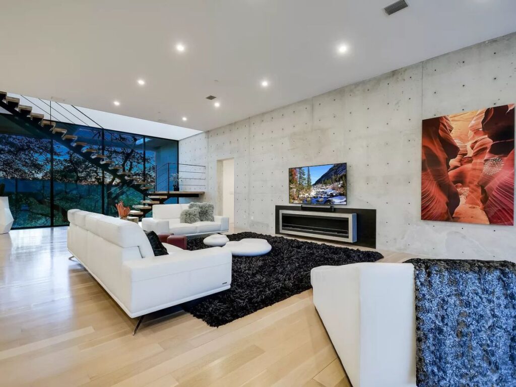 A Spectacular Architectural Home for Sale in Austin