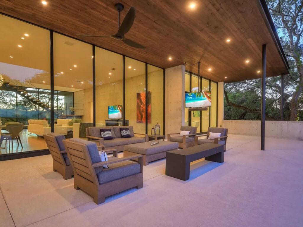 A Spectacular Architectural Home for Sale in Austin
