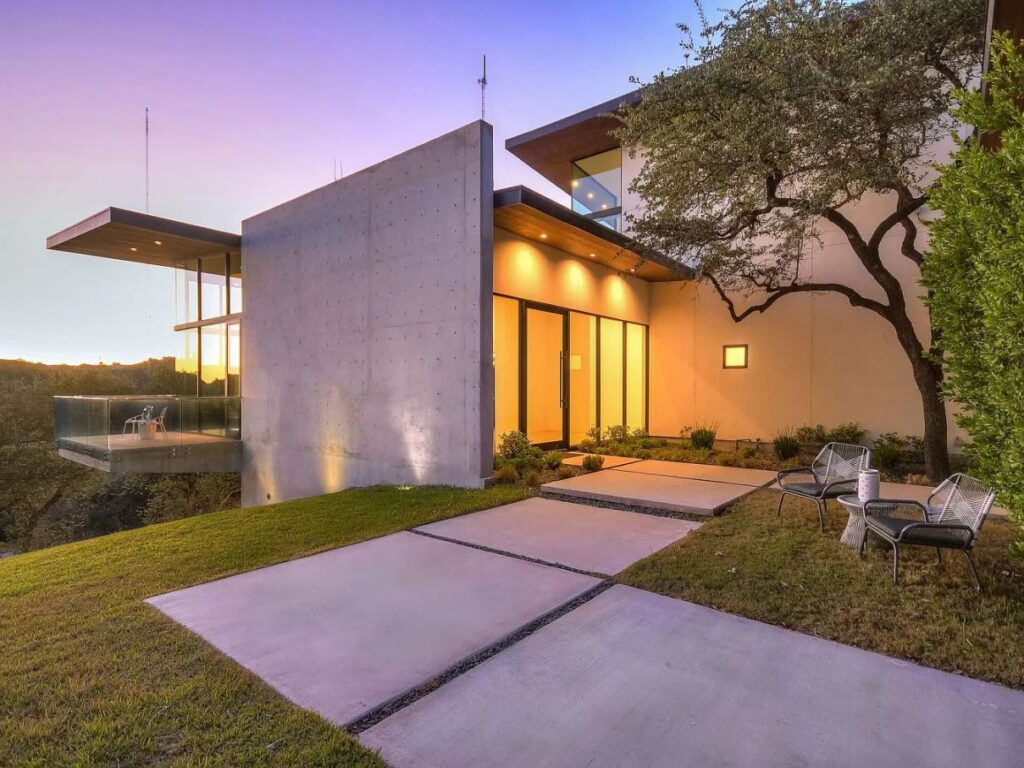 A Spectacular Architectural Home for Sale in Austin
