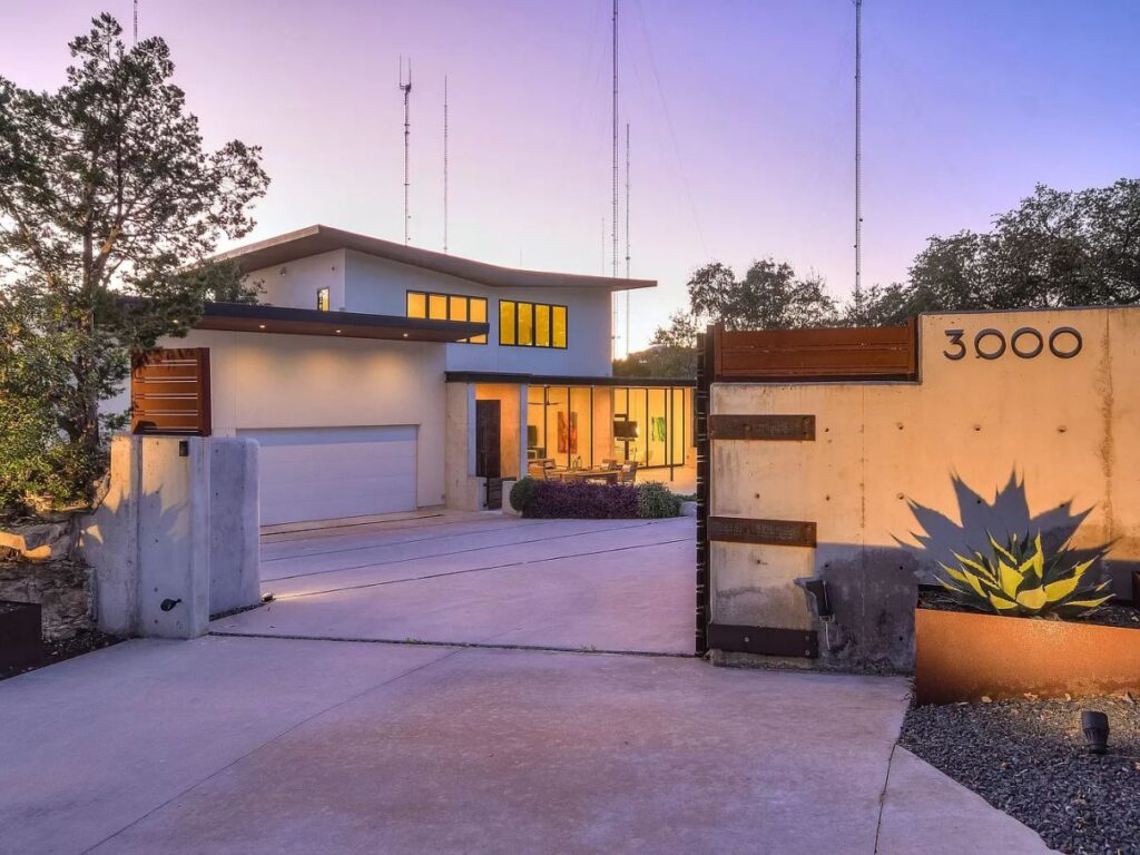 A Spectacular Architectural Home for Sale in Austin