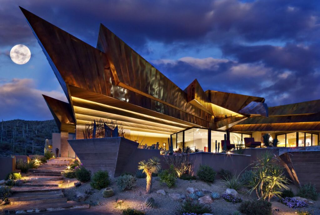Hawks Nest Contemporary Home in Arizona by Shelby Wilson