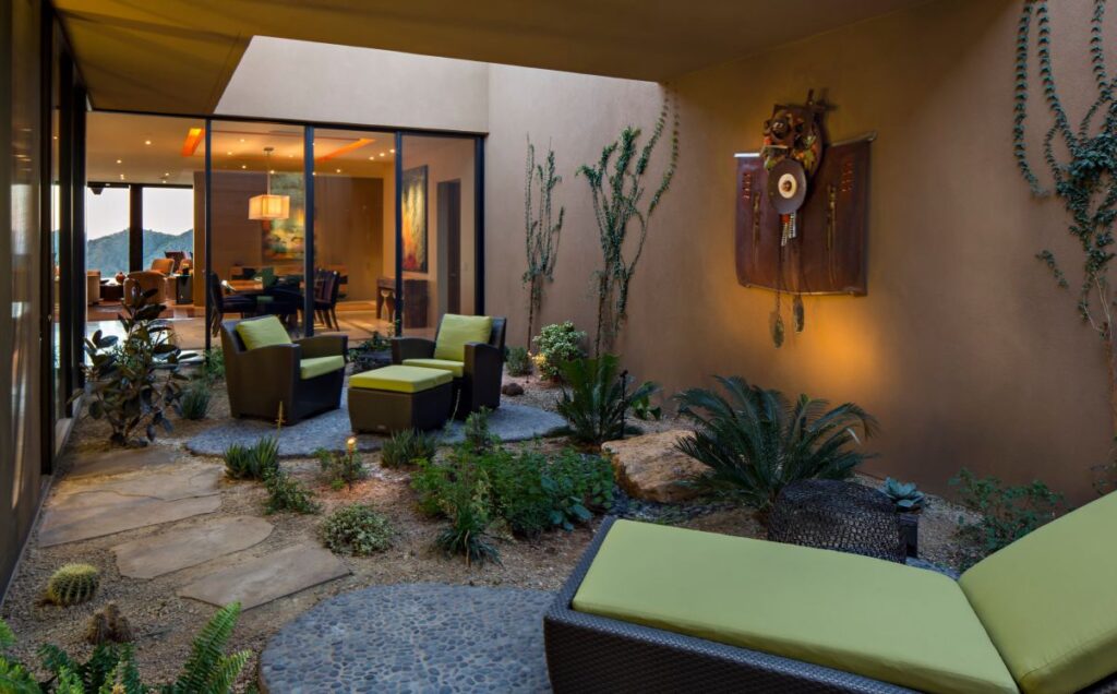 Hawks Nest Contemporary Home in Arizona by Shelby Wilson