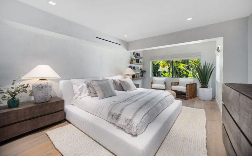 Inside A $7,950,000 Entertaining Modern Home for Sale in Fort Lauderdale 