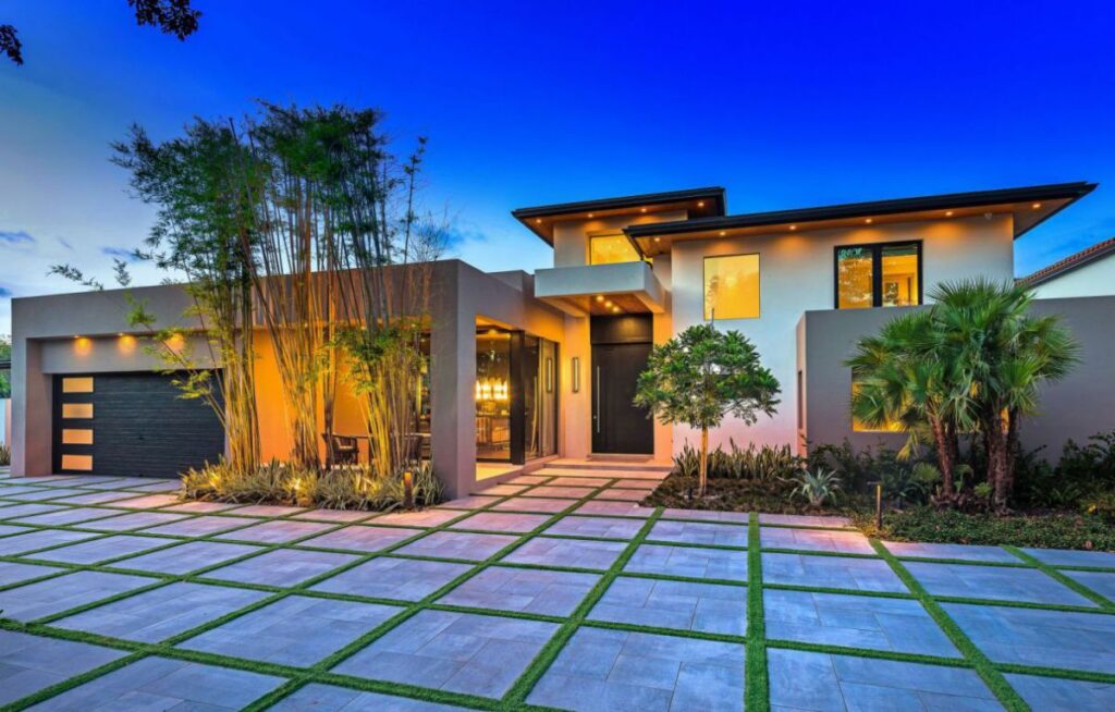 Inside A $7,950,000 Entertaining Modern Home for Sale in Fort Lauderdale 