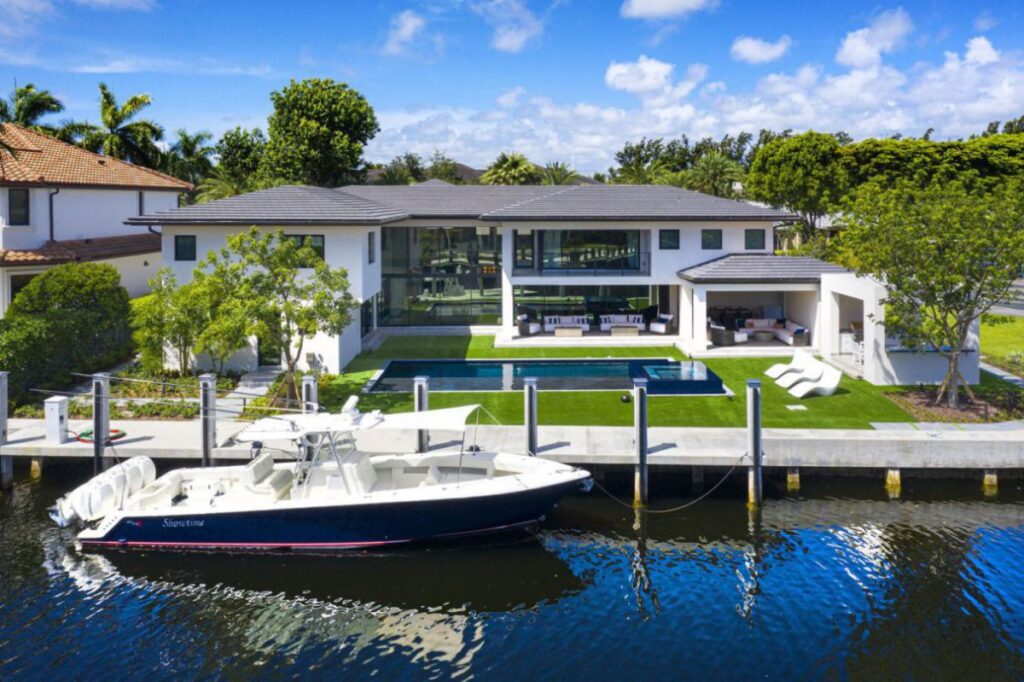 Inside A $7,950,000 Entertaining Modern Home for Sale in Fort Lauderdale 