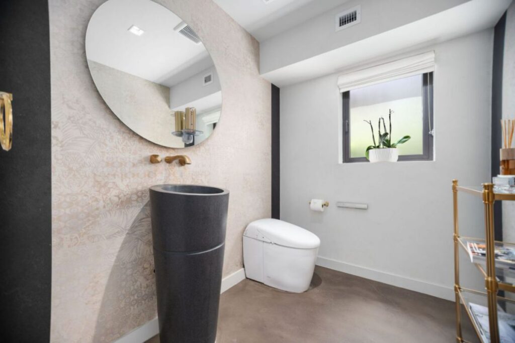 Inside A $7,950,000 Entertaining Modern Home for Sale in Fort Lauderdale 