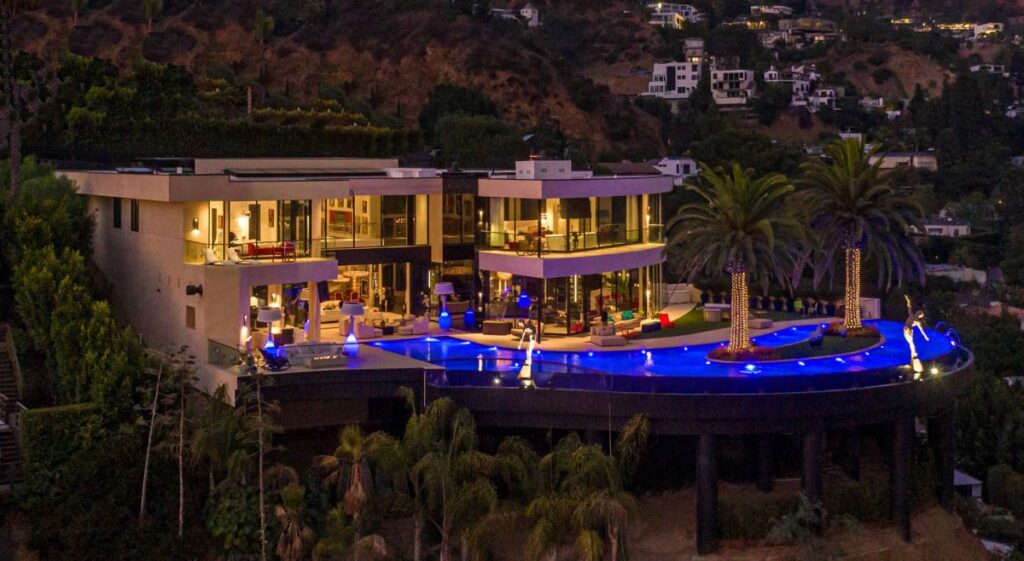 New Mansion in The Best Location Los Angeles Hits Market