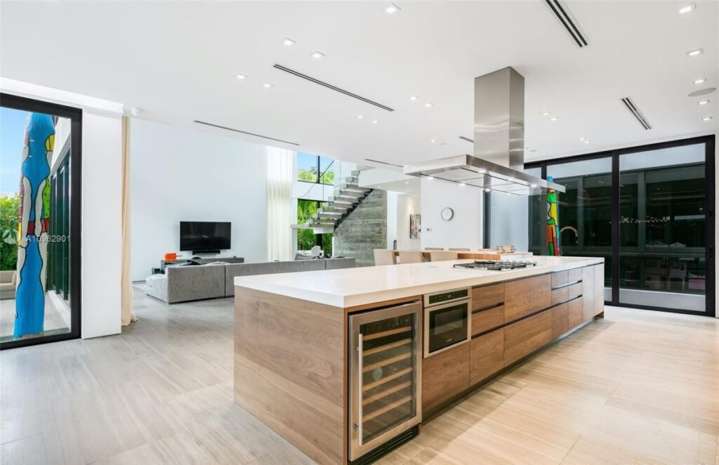 Perfectly Designed Modern Home in Miami Beach