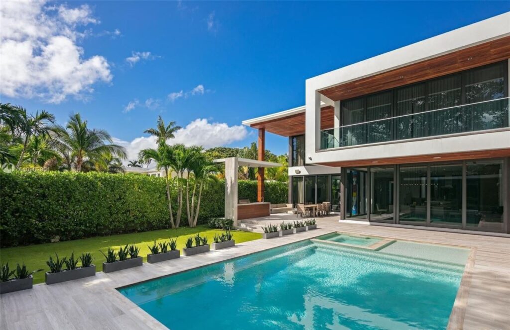 Perfectly Designed Modern Home in Miami Beach