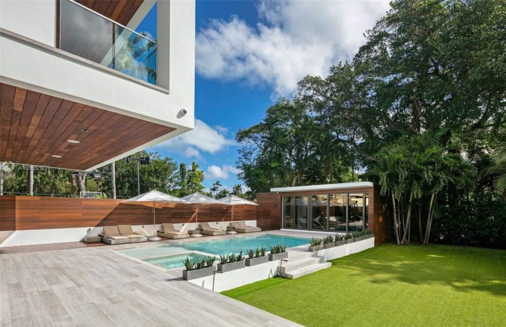Perfectly Designed Modern Home in Miami Beach