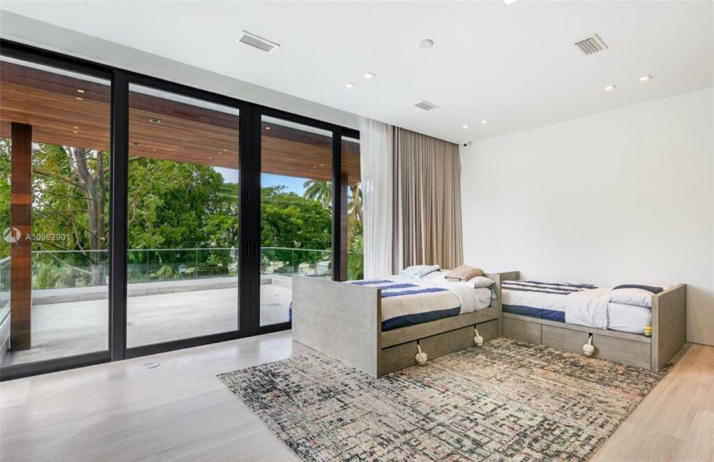 Perfectly Designed Modern Home in Miami Beach