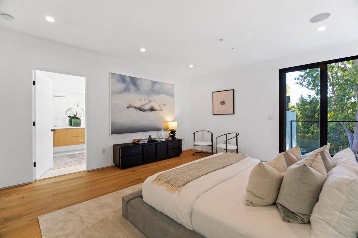 Stunning New Modern House in Pacific Palisades for Sale at $3,795,000 ...