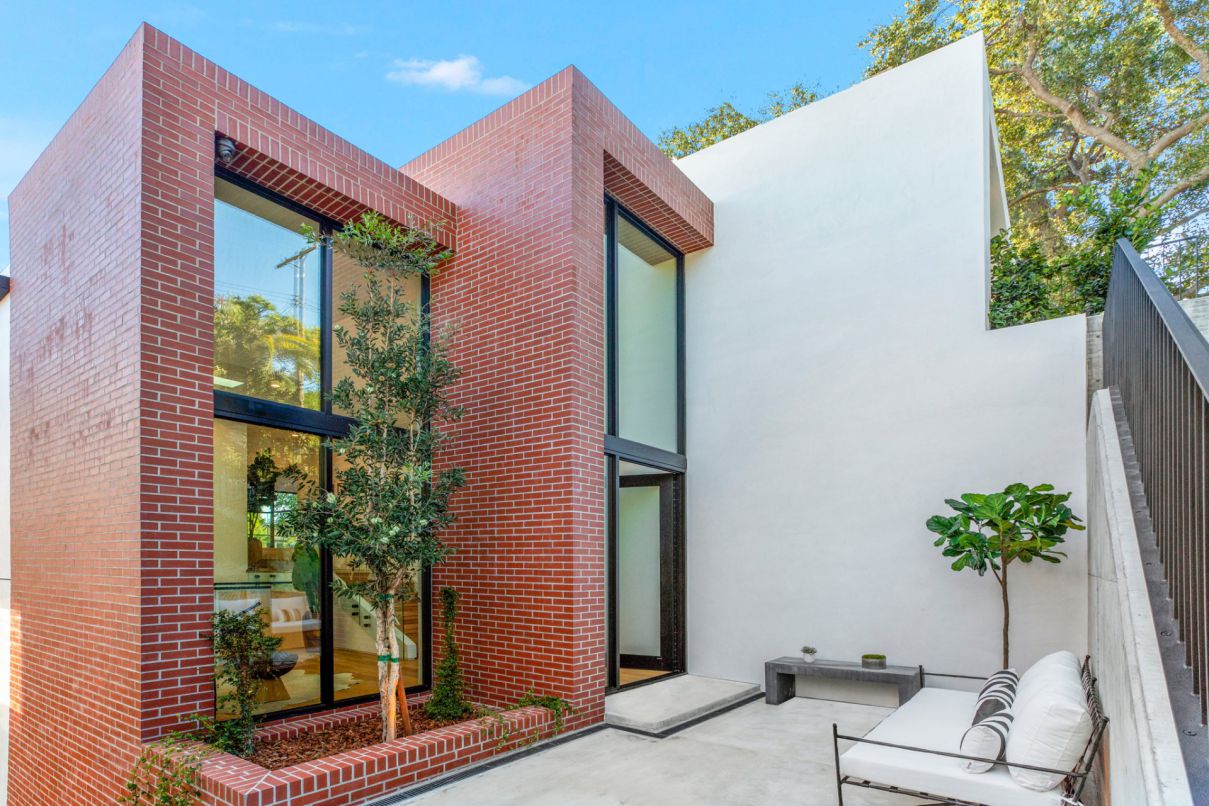 Stunning New Modern House in Pacific Palisades for Sale at $3,795,000 ...