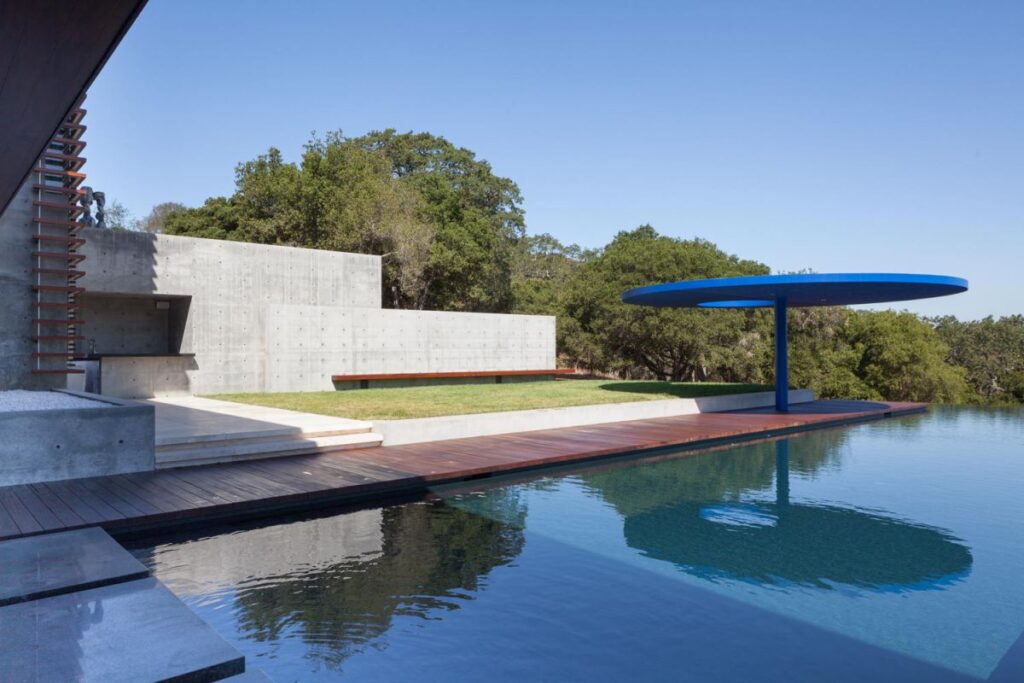A $33,000,000 California Masterpiece offers Dramatic Architecture