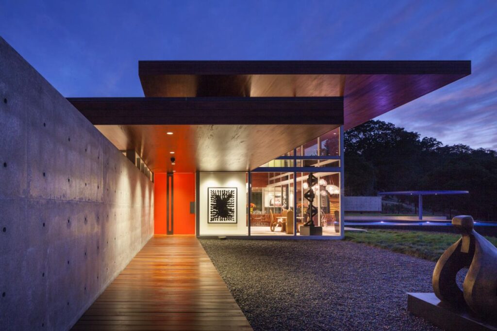 A $33,000,000 California Masterpiece offers Dramatic Architecture