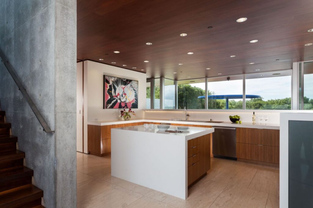 A $33,000,000 California Masterpiece offers Dramatic Architecture