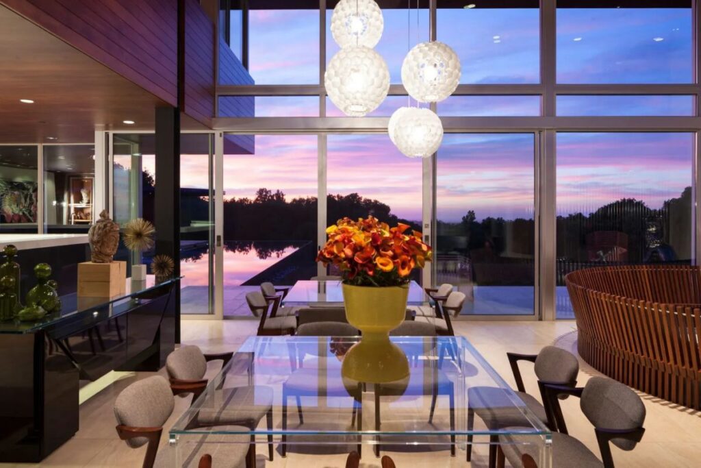 A $33,000,000 California Masterpiece offers Dramatic Architecture