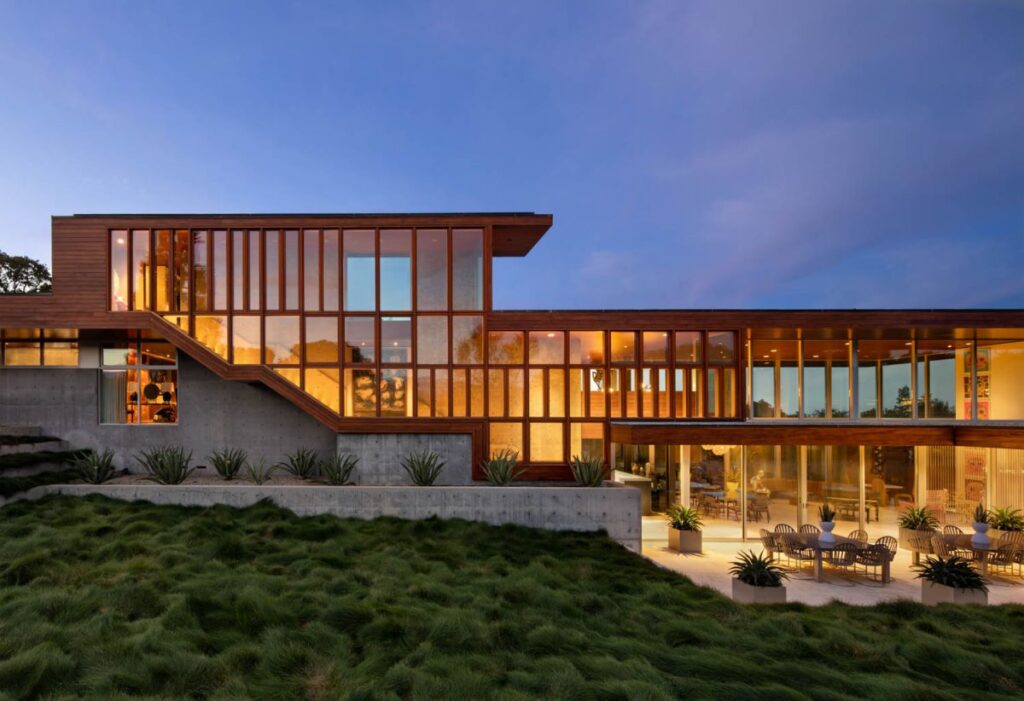 A $33,000,000 California Masterpiece offers Dramatic Architecture
