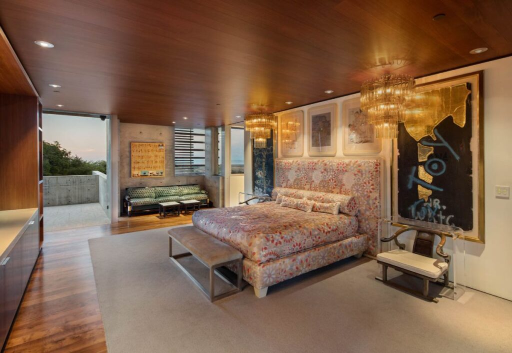 A $33,000,000 California Masterpiece offers Dramatic Architecture