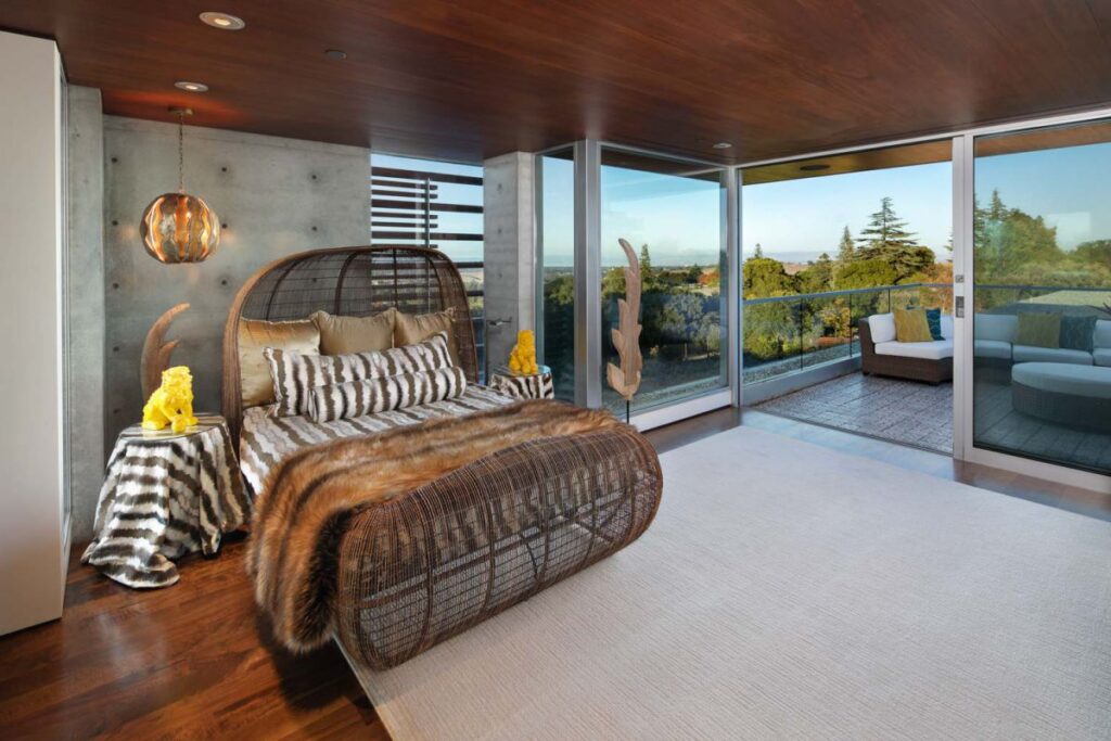 A $33,000,000 California Masterpiece offers Dramatic Architecture