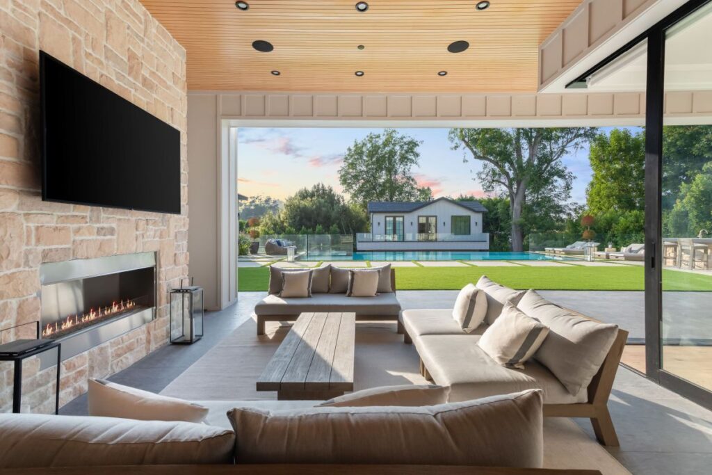 A $8,795,000 Royal Oaks Home for Sale featuring the Sophistication