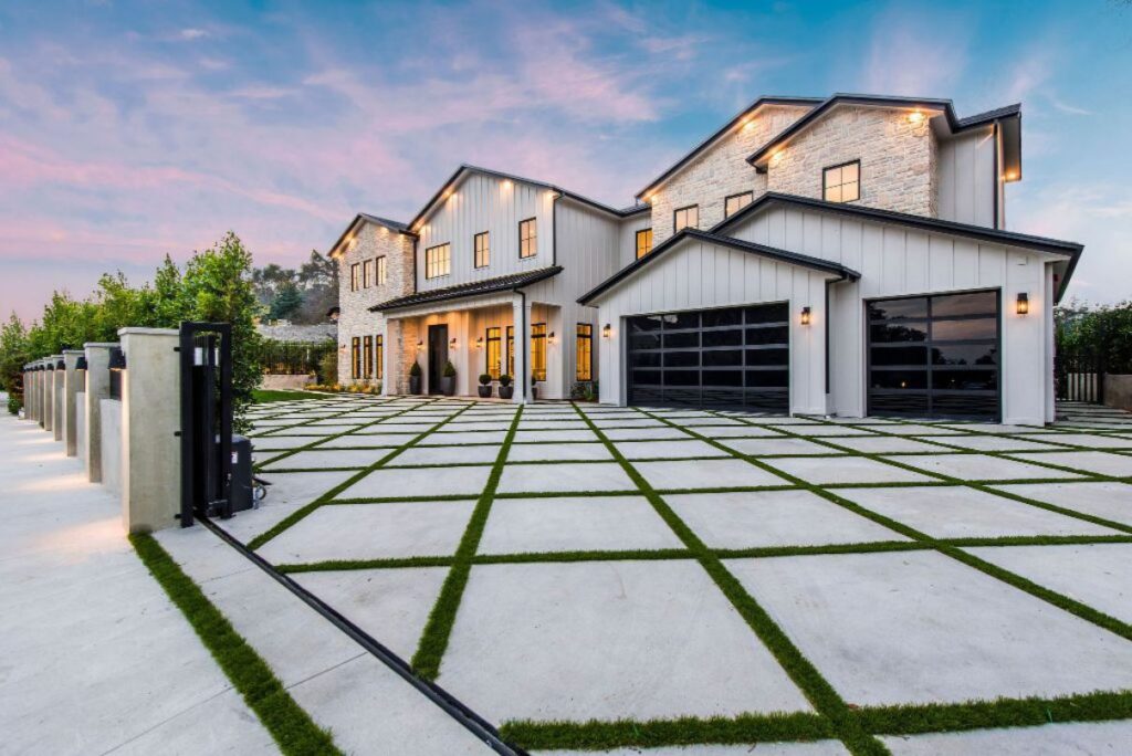 A $8,795,000 Royal Oaks Home for Sale featuring the Sophistication