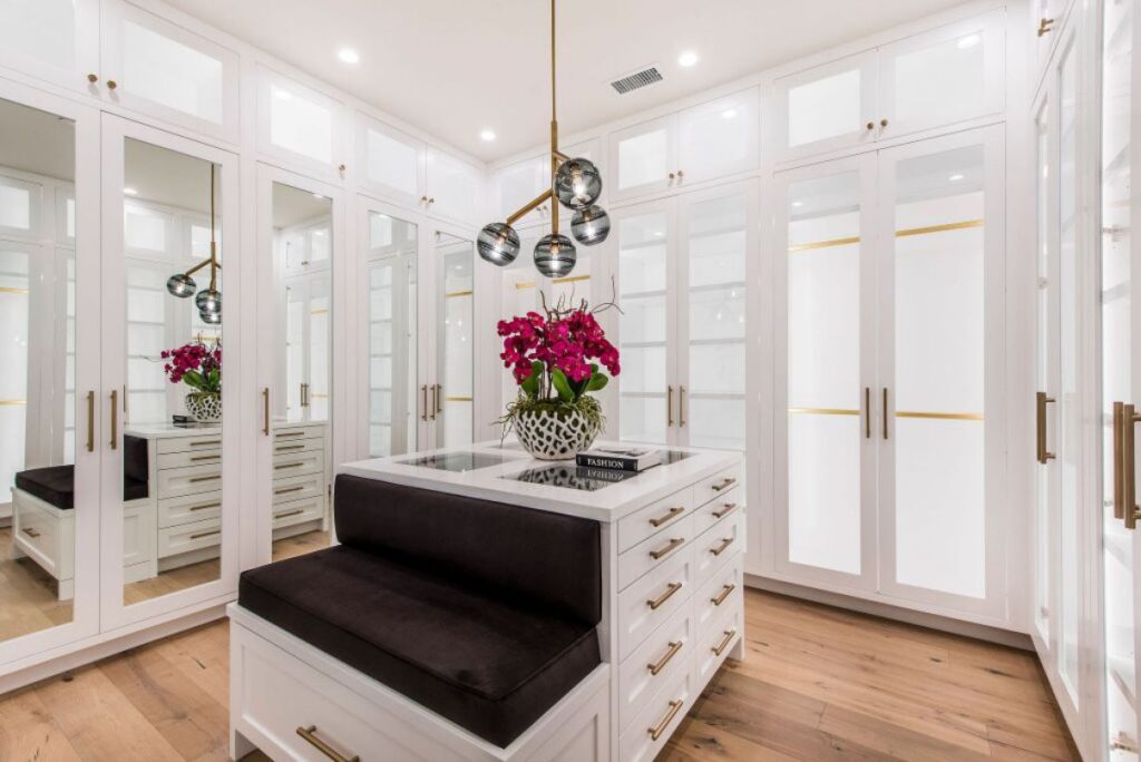 A $8,795,000 Royal Oaks Home for Sale featuring the Sophistication