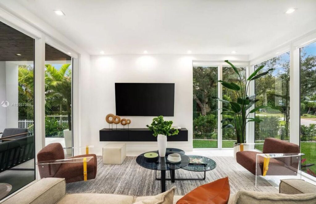 A Brand New Modern Home in Key Biscayne hits Market for $4,690,000