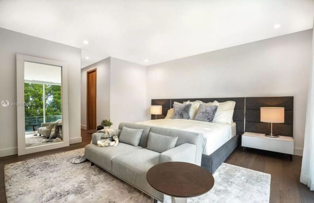 A Brand New Modern Home in Key Biscayne hits Market for $4,690,000