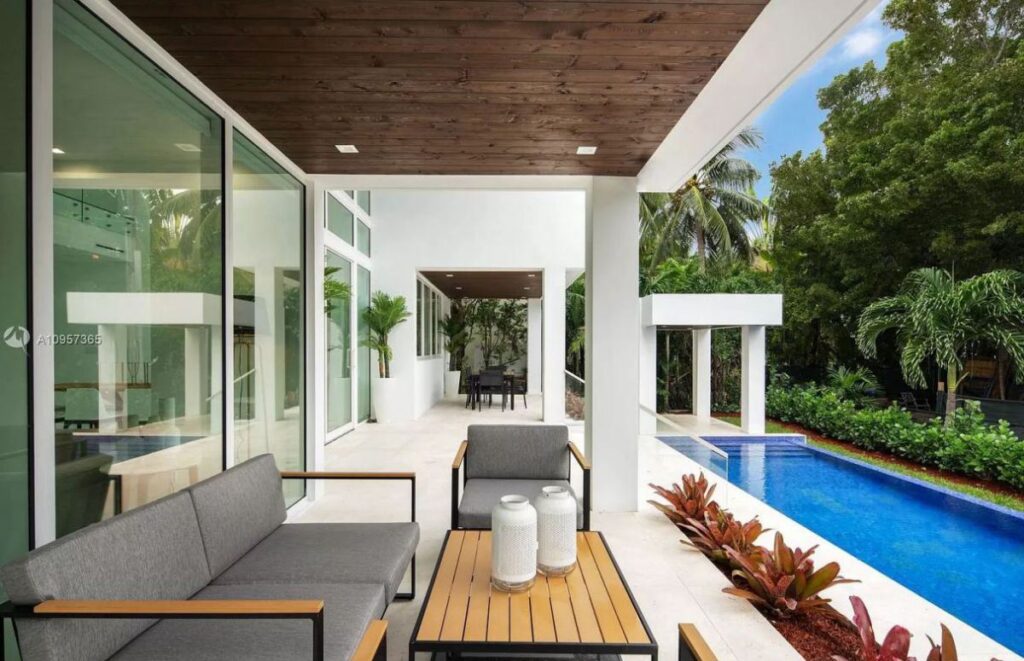 A Brand New Modern Home in Key Biscayne hits Market for $4,690,000