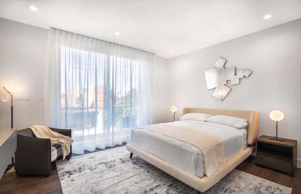 A Brand New Modern Home in Key Biscayne hits Market for $4,690,000
