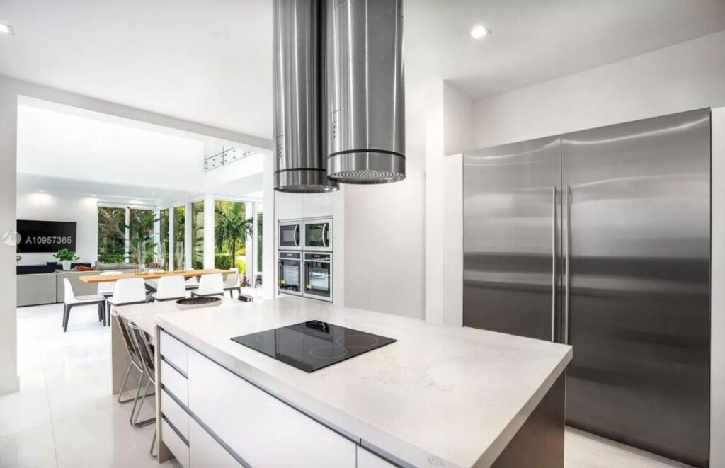 A Brand New Modern Home in Key Biscayne hits Market for $4,690,000
