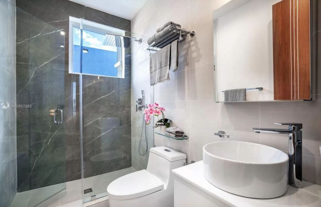 A Brand New Modern Home in Key Biscayne hits Market for $4,690,000