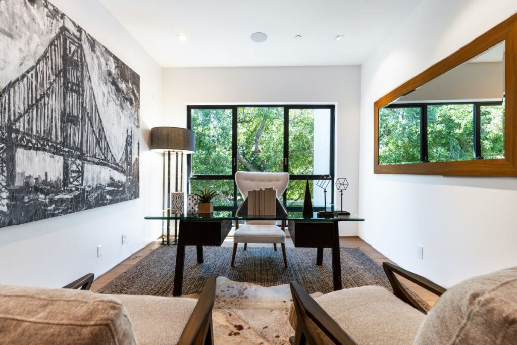 A Breathtaking Views Modern Home in Beverly Hills Selling for $4,995,000